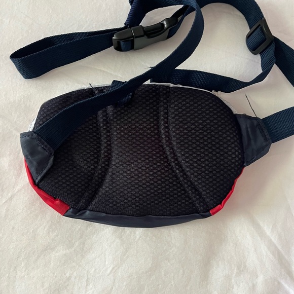 Patagonia Ultra Light Black Hole Hip Pack - Picture 2 of 4